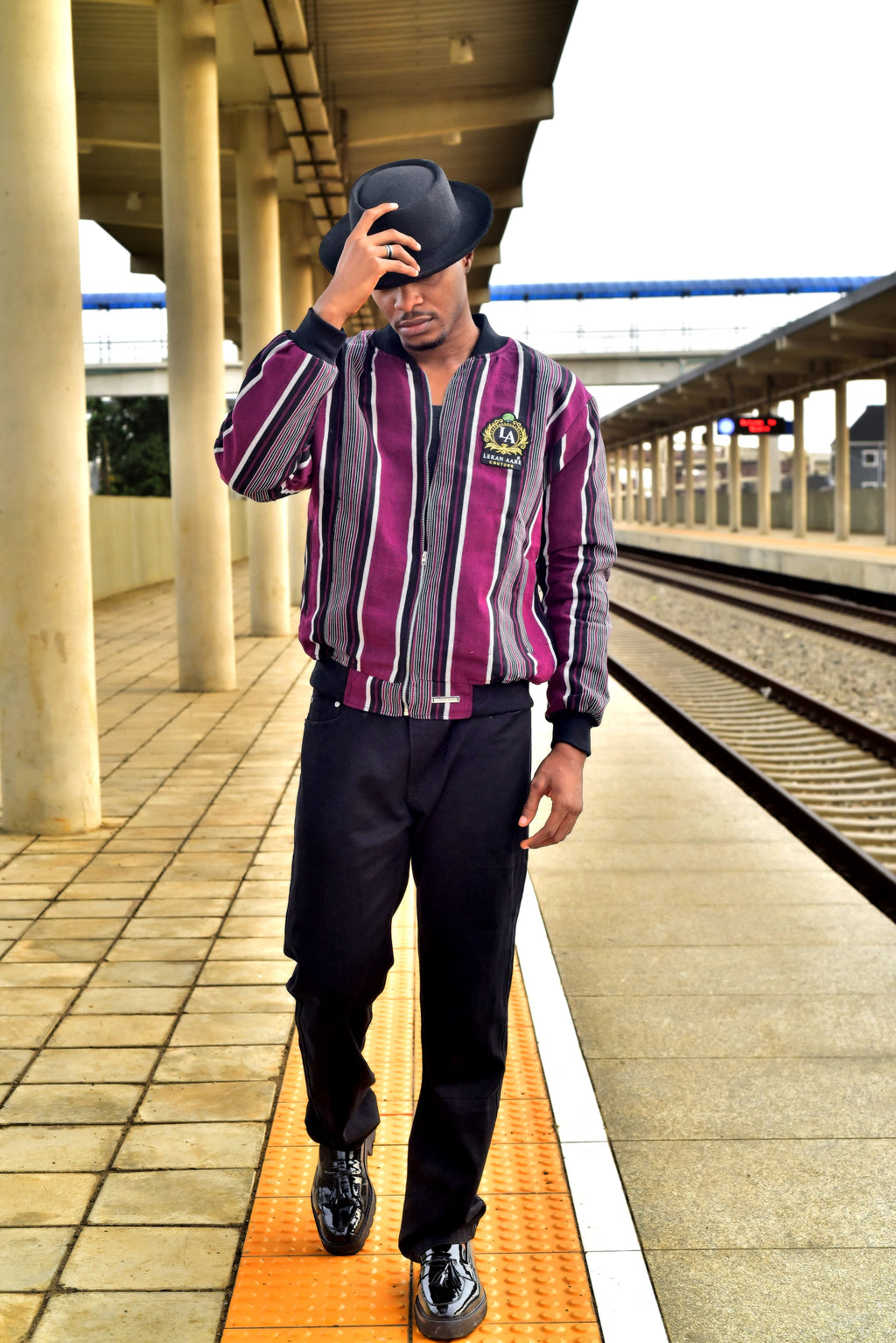 AṢỌ̀YÉ – The Jacket of Prestige