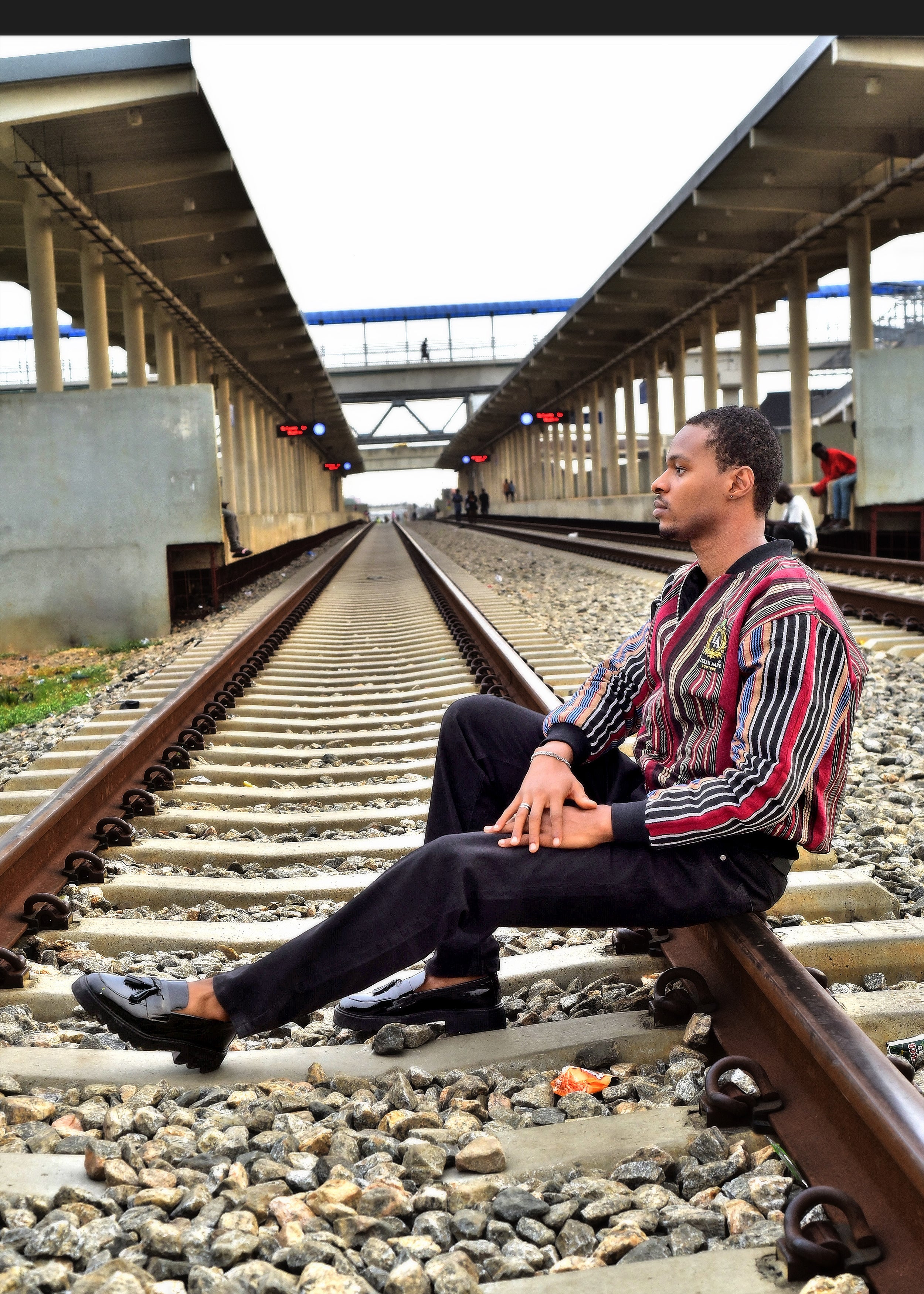 AṢỌ̀YÉ – The Jacket of Prestige